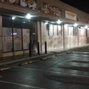 pressure-cleaning-commercial-building-washing-parking