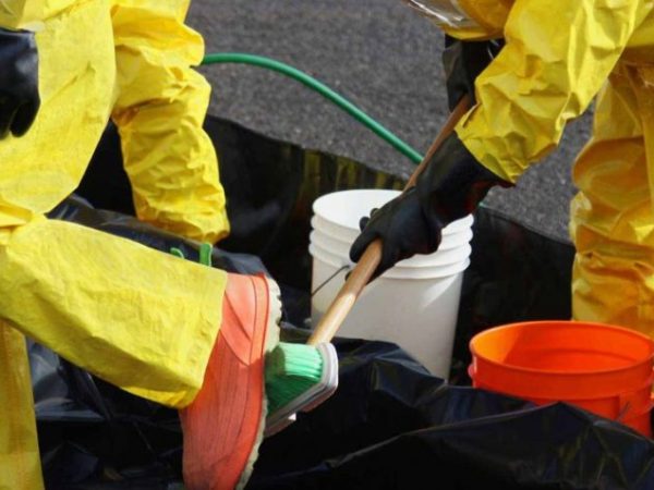 meth-cleaning-street