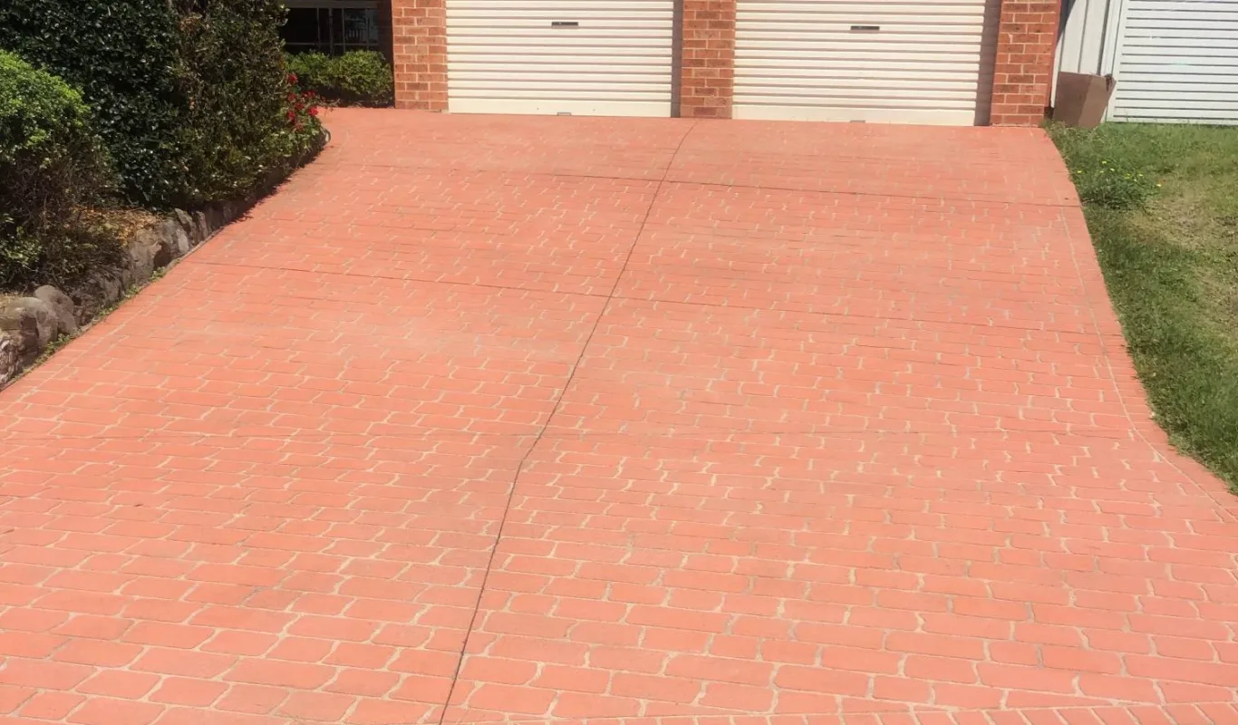 Driveway after professional pressure cleaning