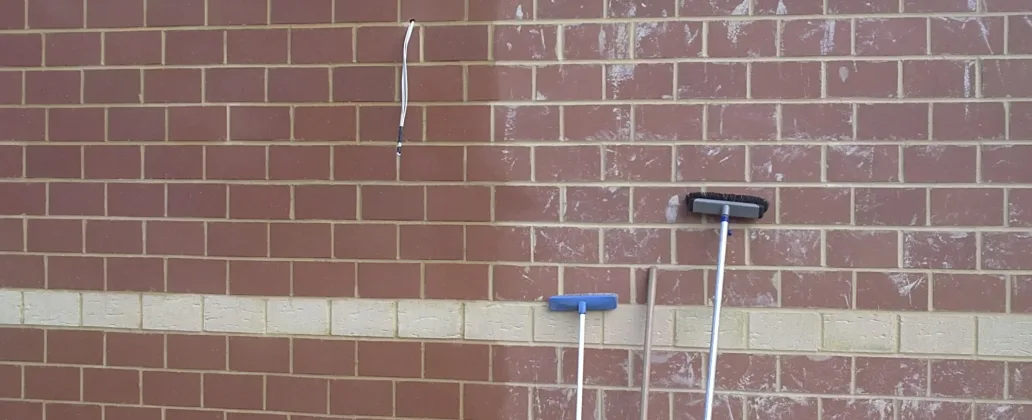 Brick-Cleaning