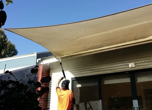High pressure cleaning on exterior house