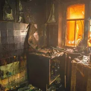 hoarding-squatters-cleanup-kitchen